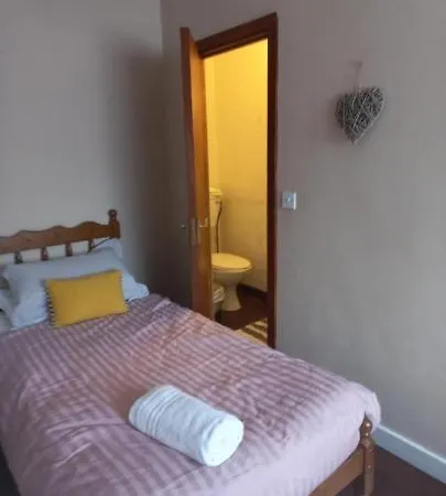 Guest house On The River Moy