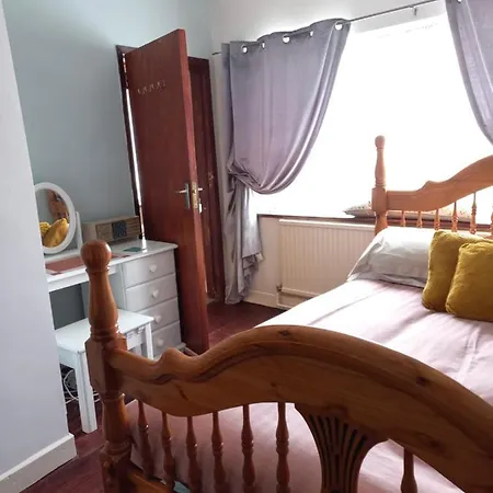 On The River Moy Guest house *