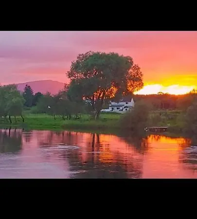 On The River Moy Guest house *